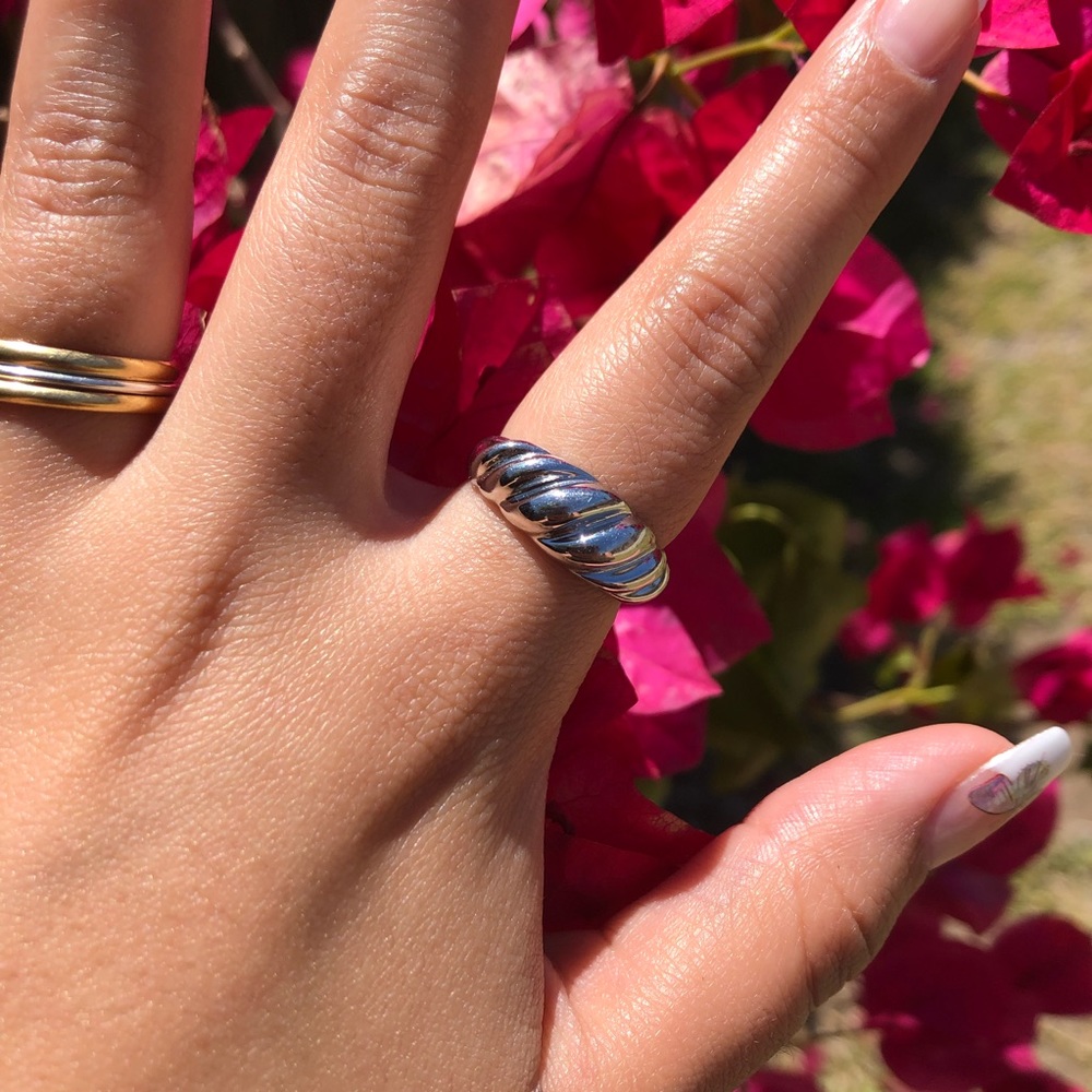 Silver “Croissant” Ring / Twist Ring
